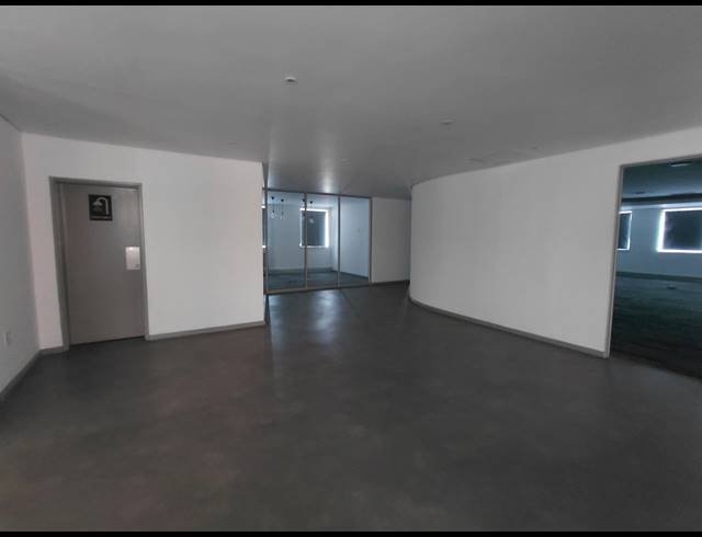 2,415M² OFFICE FOR SALE IN BRYANSTON